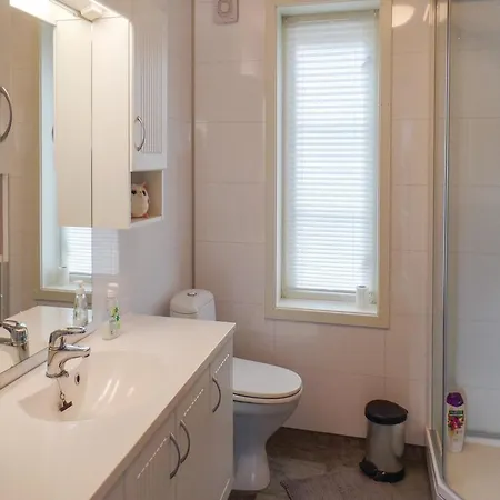 Amazing In With 5 Bedrooms&sauna * Treungen
